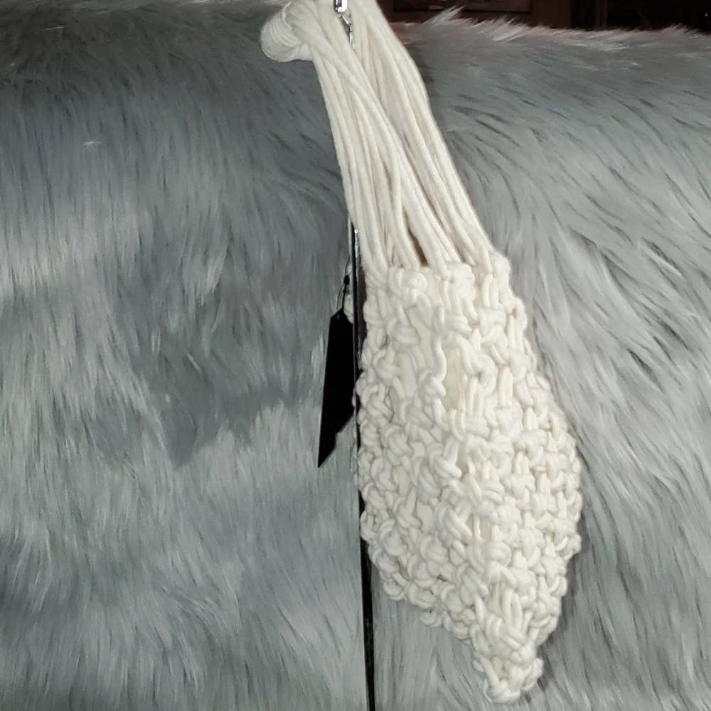 Forever 21 ivory macrame hand bag - Picture 2 of 4